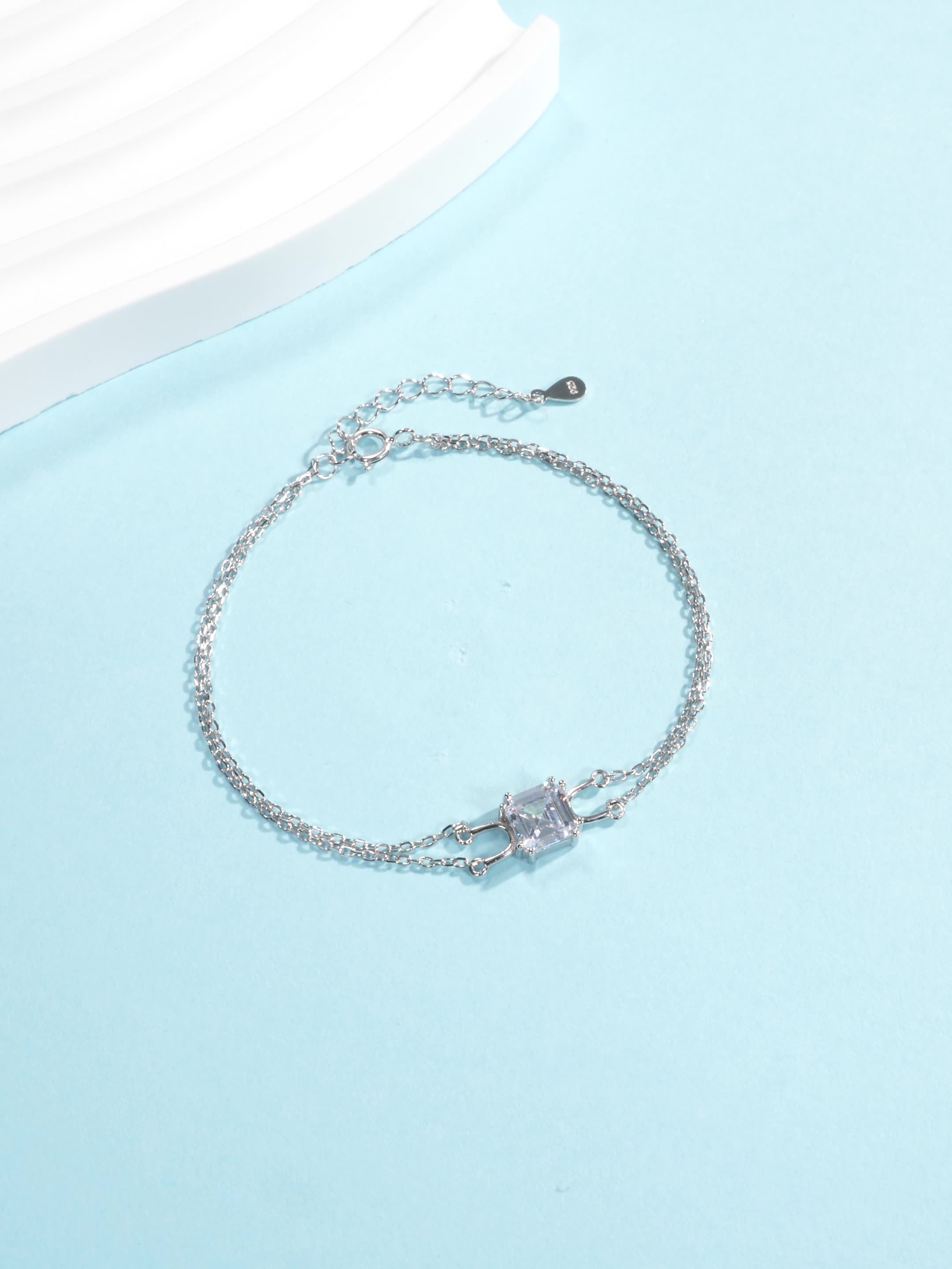 צמיד אבן מרכזית כסף 925 משובץ אבני זירקוניה