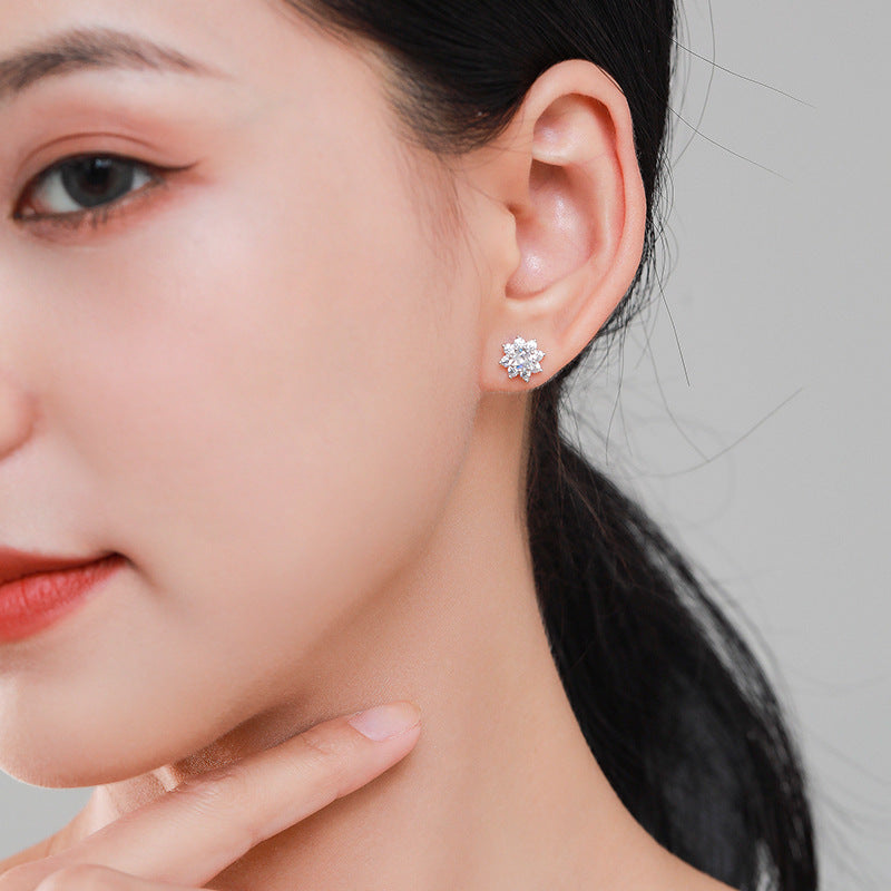 עגילים צמודים בעיצוב פרח כסף 925 משובץ אבני זירקוניה