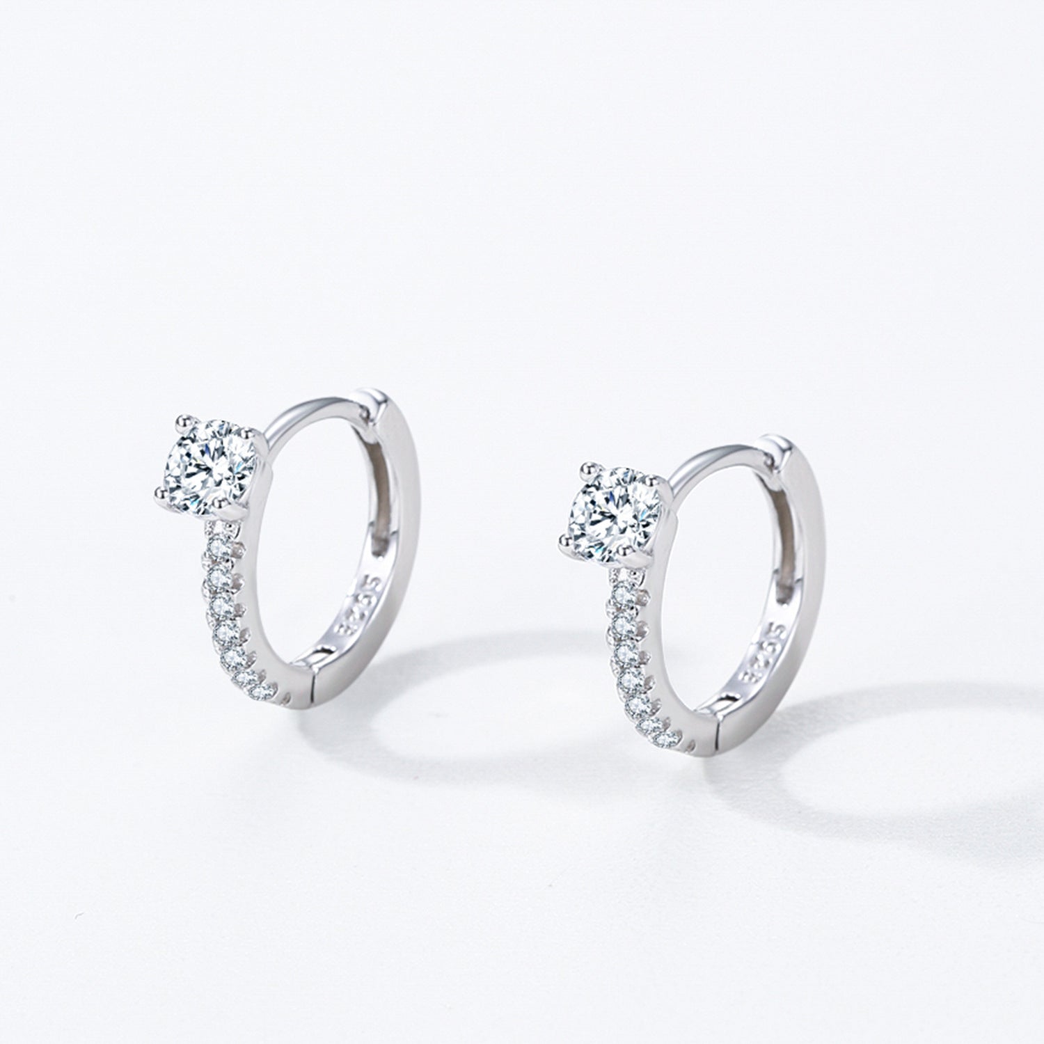 עגילי חישוק עם אבן כסף 925 בשיבוץ זירקונים